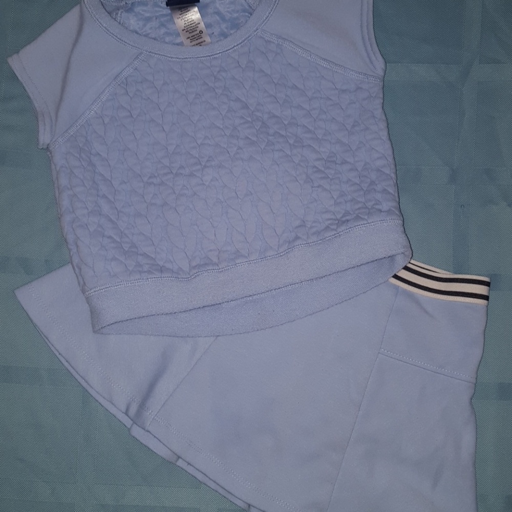 ✔5 for $13✔Super cute skort/crop top set